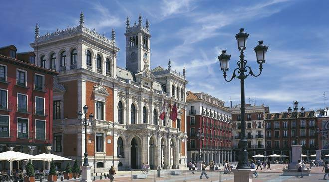 pl_ayuntamiento_valladolid_t4700201.jpg_1306973099.jpg